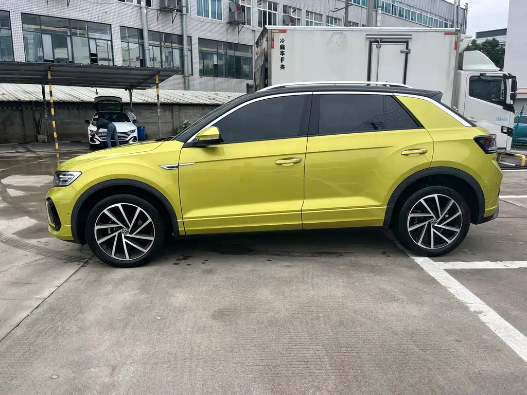 Volkswagen T-Roc — миниатюра 2