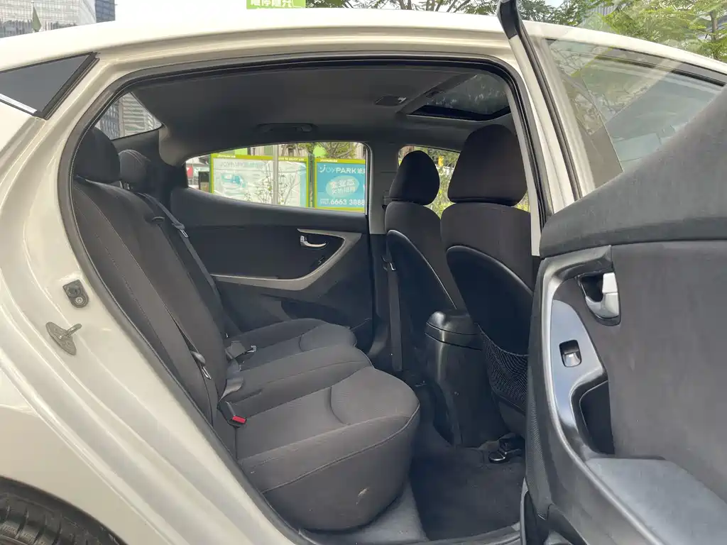 Hyundai Elantra Langdong — миниатюра 15