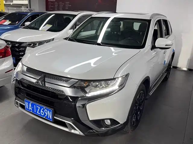 MITSUBISHI OUTLANDER 2019