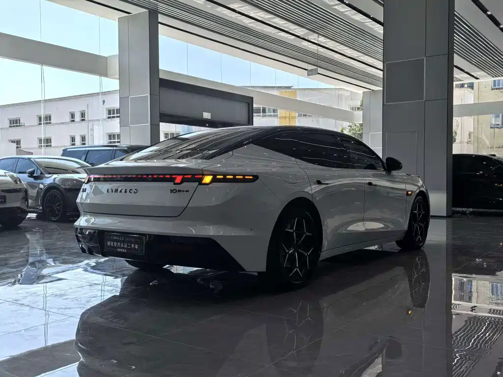 Lynk & Co 10 — миниатюра 9