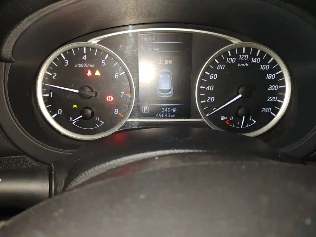 Nissan Tiida — миниатюра 13