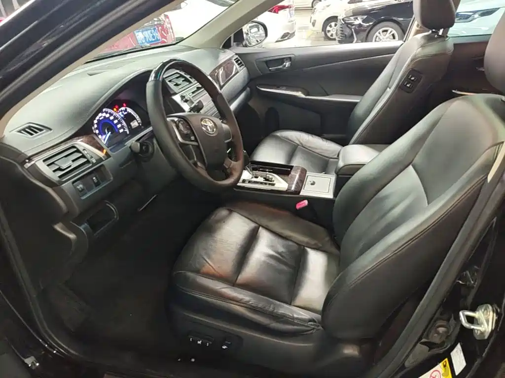 Toyota Camry — миниатюра 15