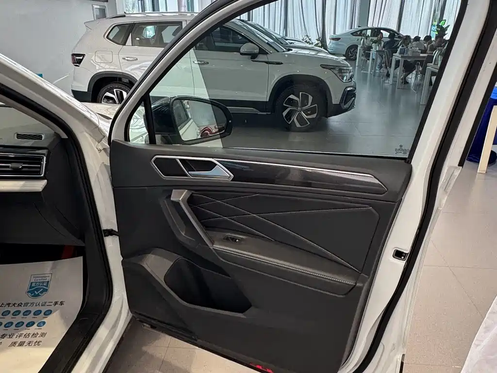 Volkswagen Tiguan L — миниатюра 12