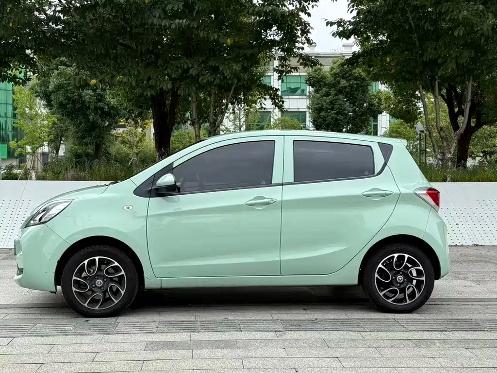 Changan Benben E-Star — миниатюра 2