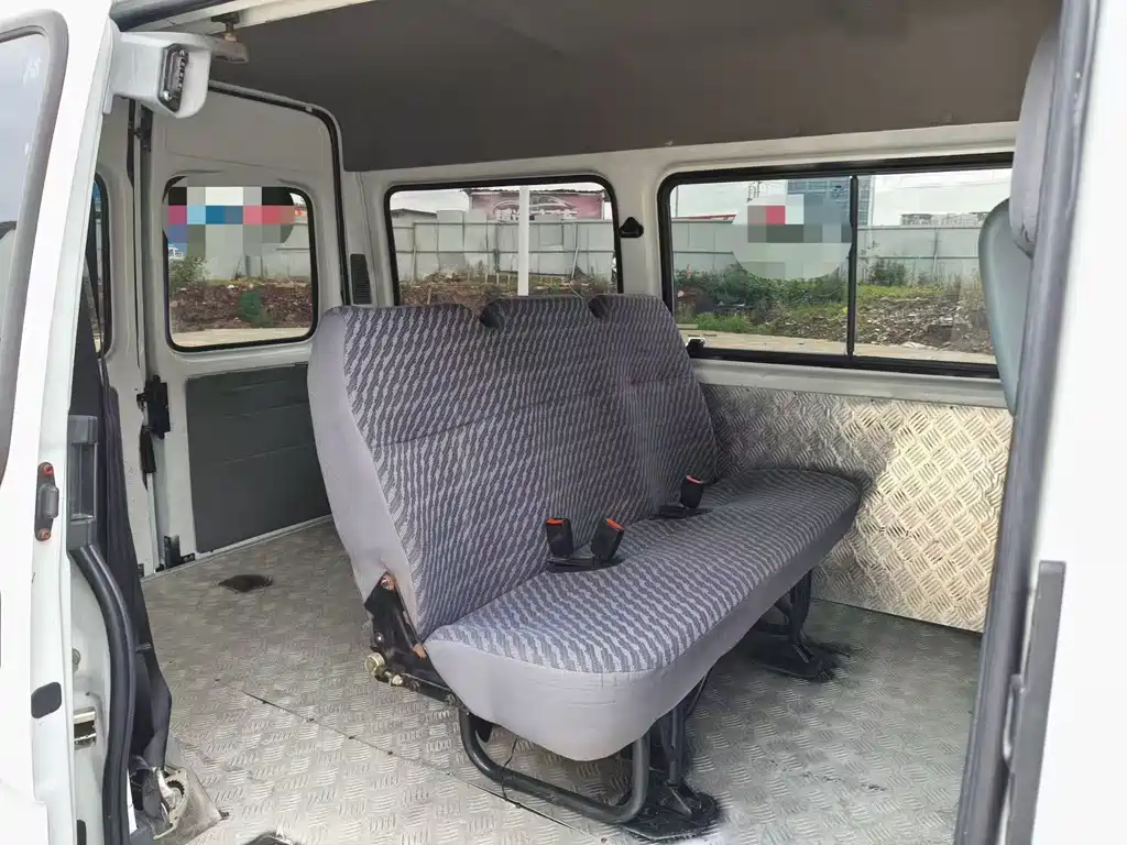 Ford Transit Classic — миниатюра 4