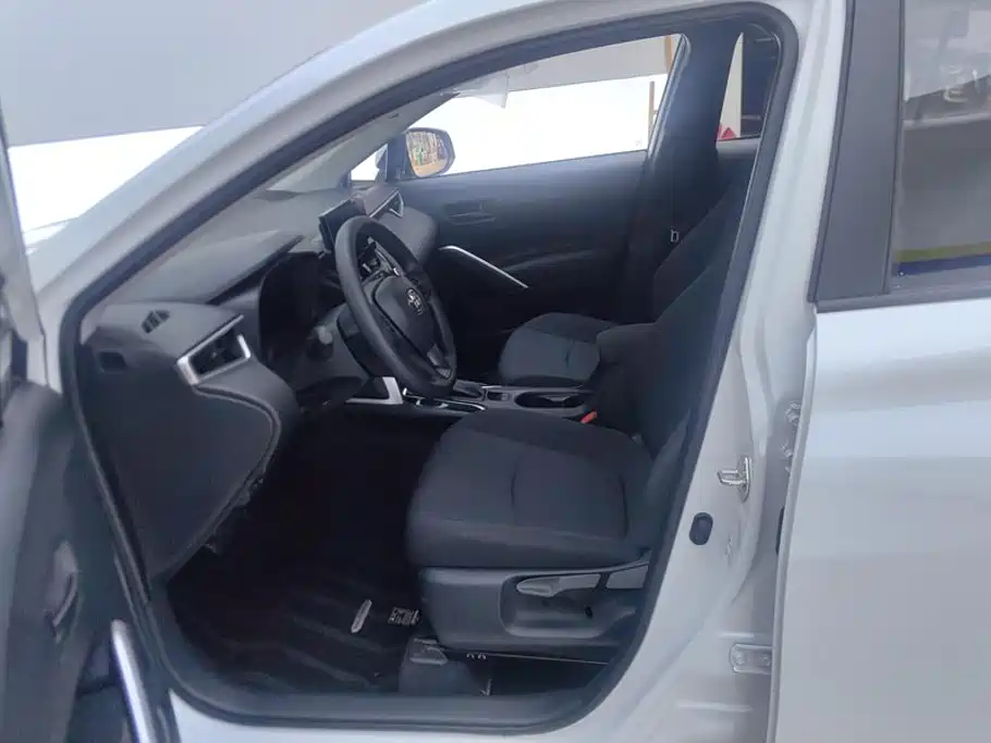 Toyota Corolla Cross — миниатюра 9