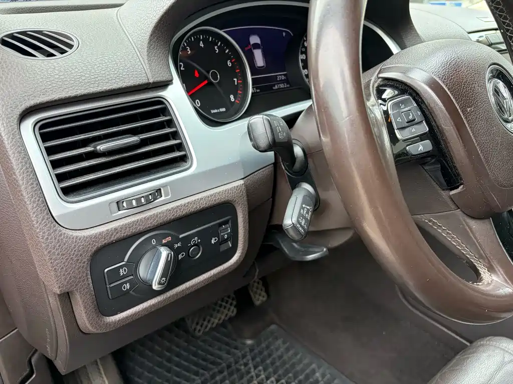 Volkswagen Touareg — миниатюра 8