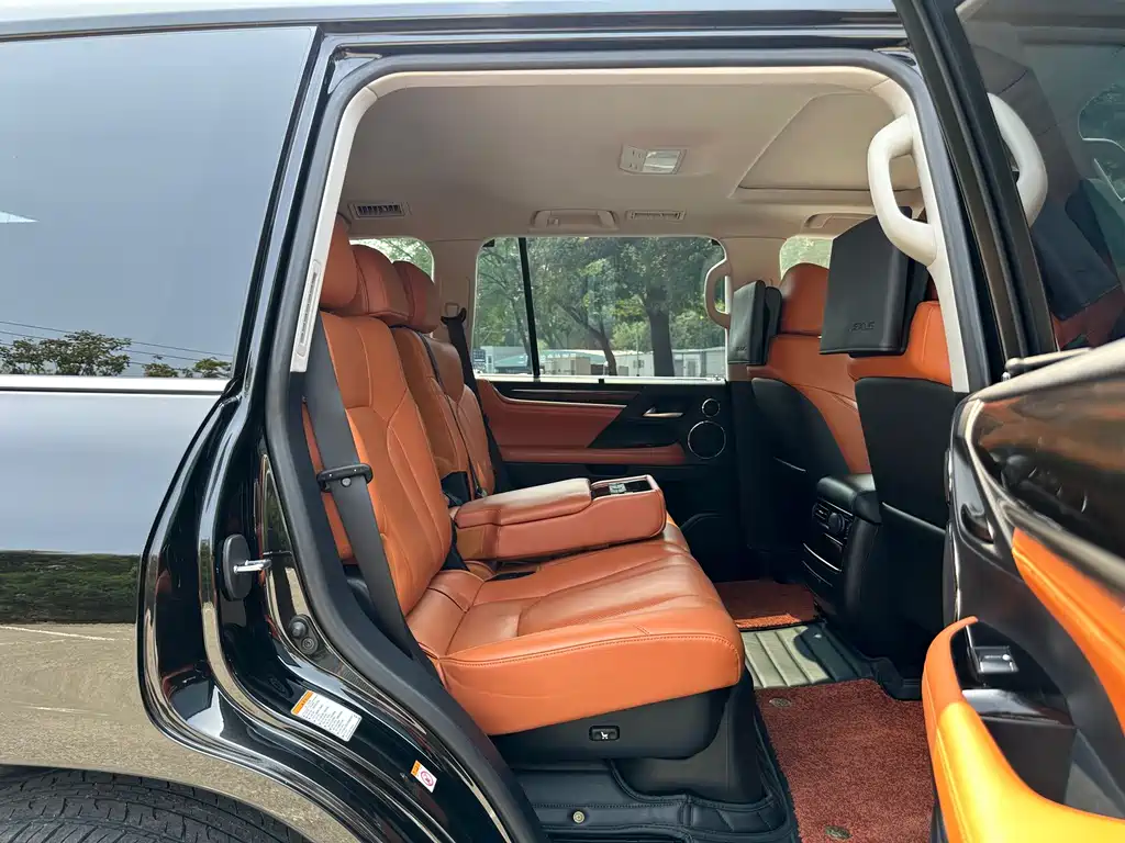Lexus LX — миниатюра 12
