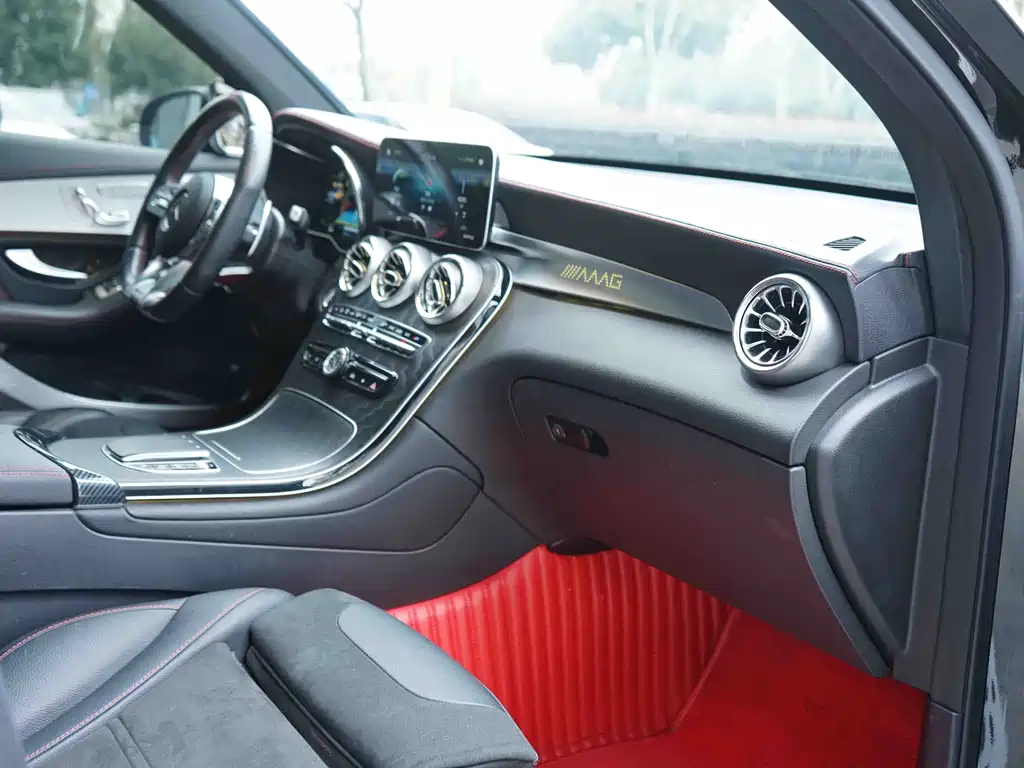 MERCEDES-BENZ GLC AMG