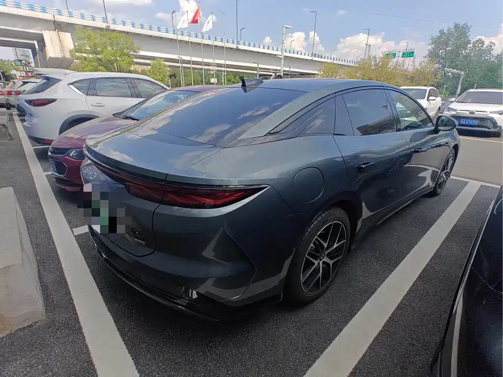 BYD Han L — миниатюра 8