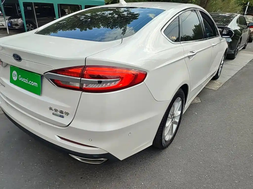 Ford Mondeo — миниатюра 8