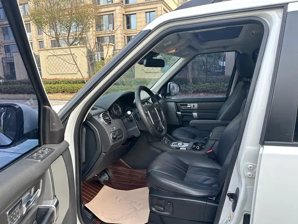 Land Rover Discovery 2015 3.0 SC V6 SE