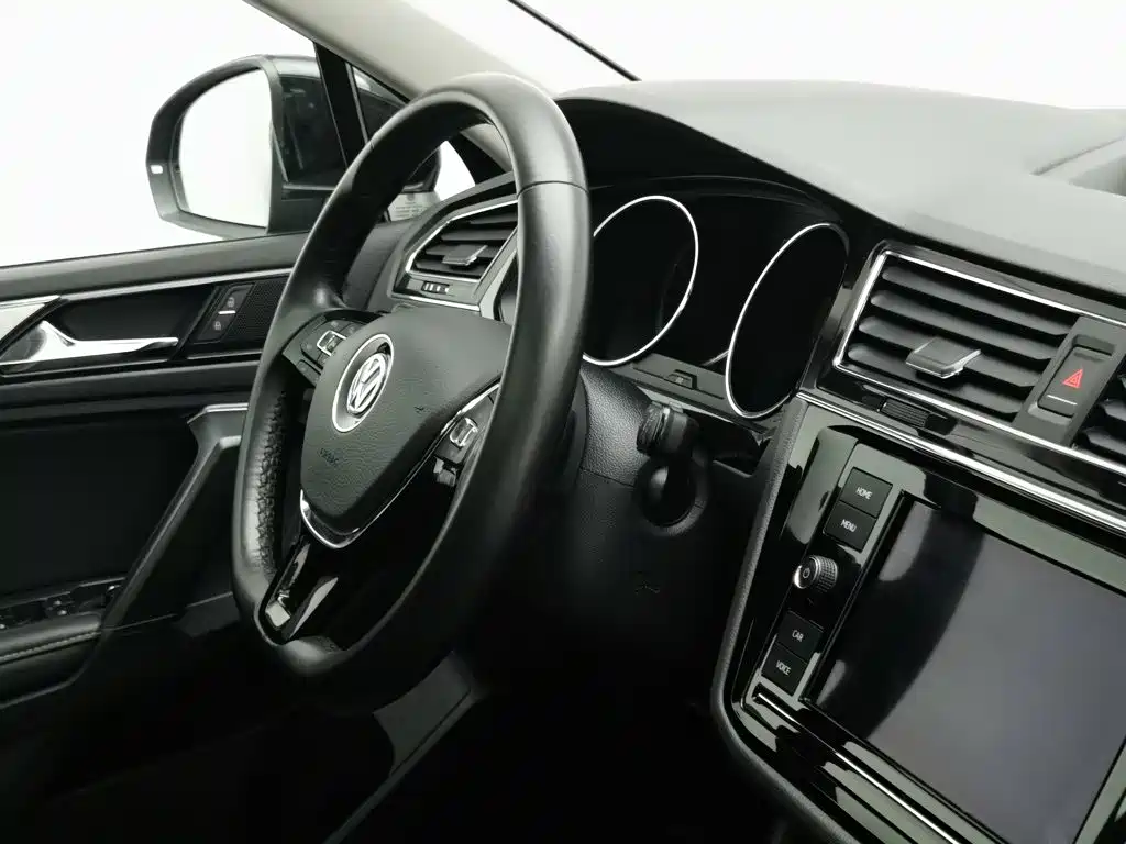 Volkswagen Tiguan L — миниатюра 22