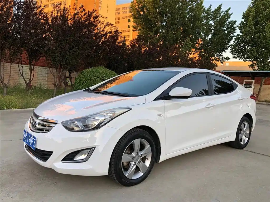 Hyundai Elantra Langdong 2013