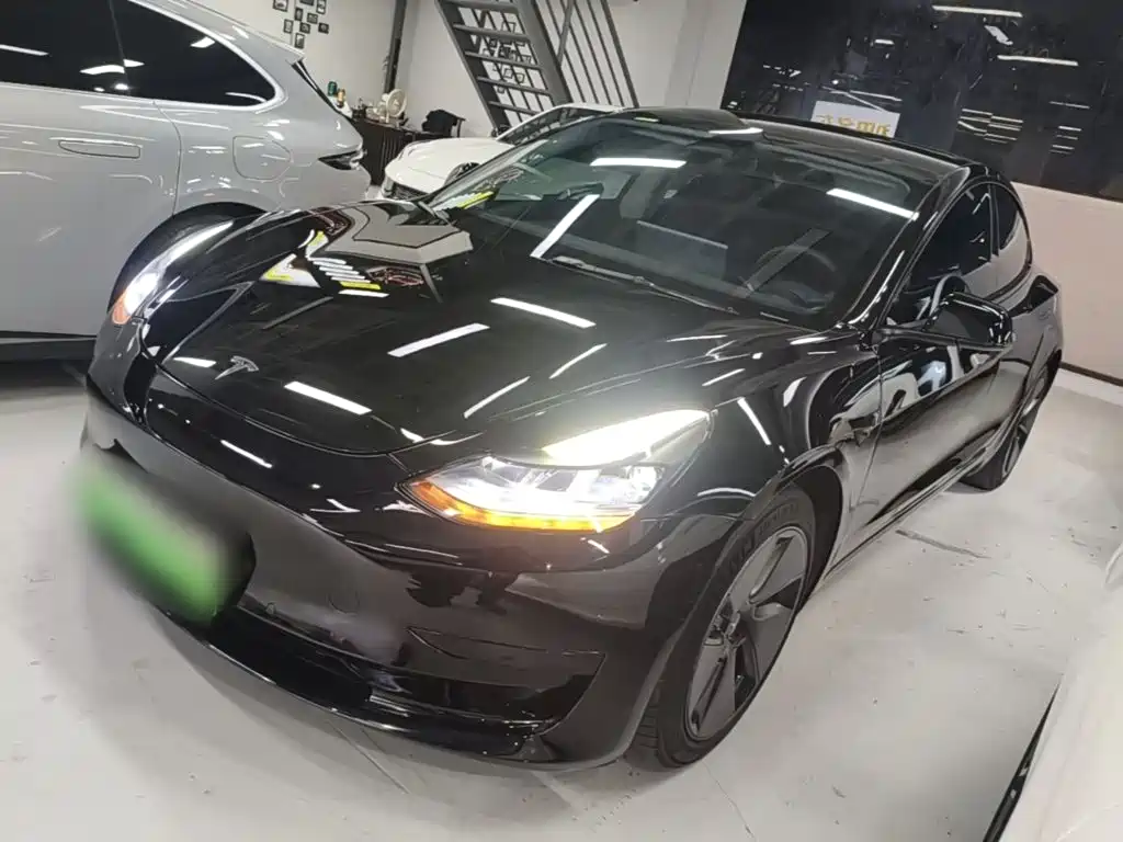 Tesla Model 3 — миниатюра 2