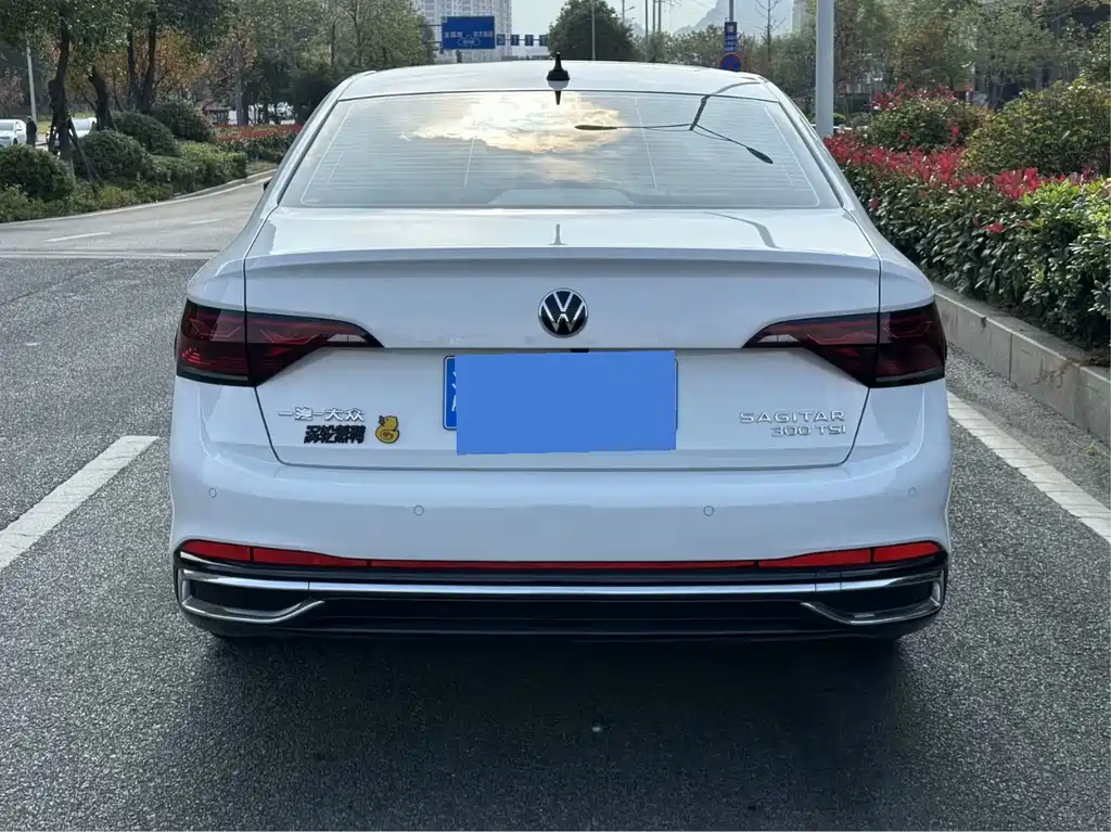 VOLKSWAGEN SAGITAR