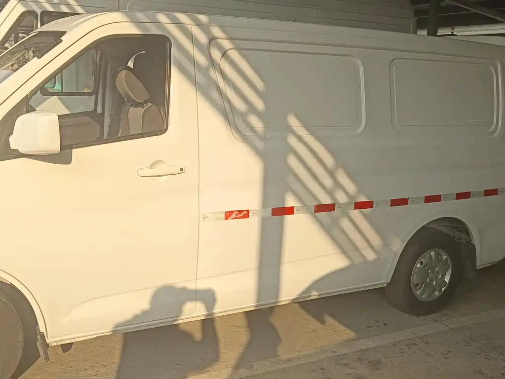 CHANGAN CHANGAN RUIXING EM60