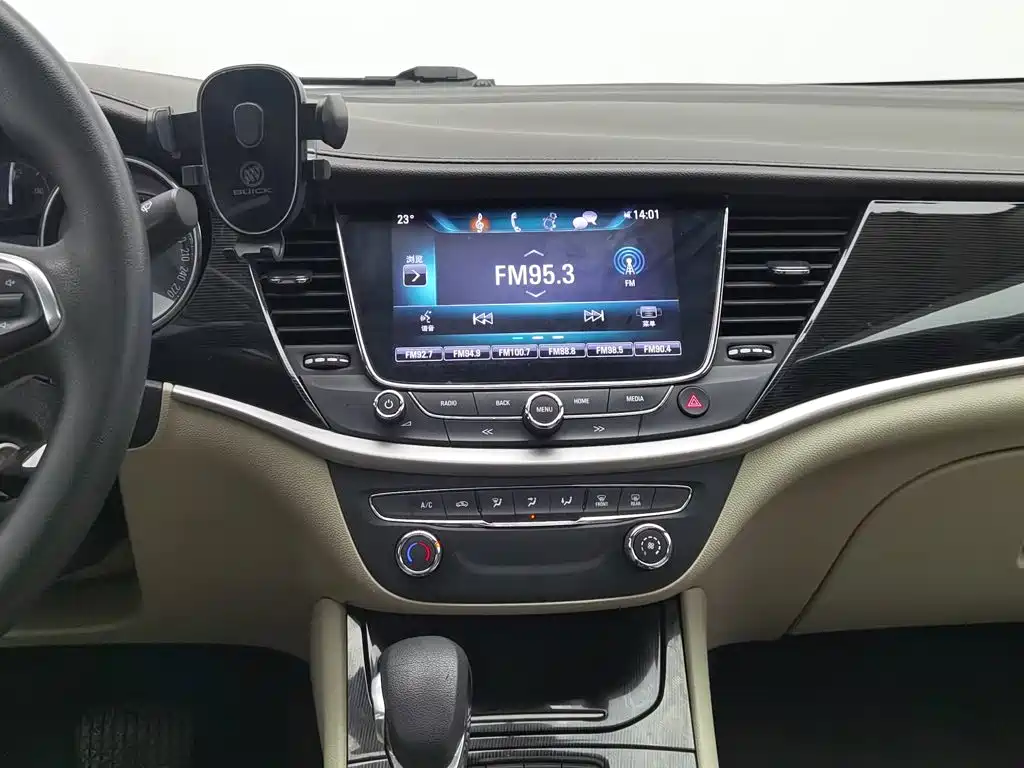 Buick Verano — миниатюра 12