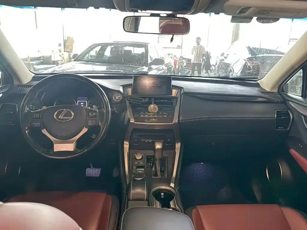 Lexus NX — миниатюра 3