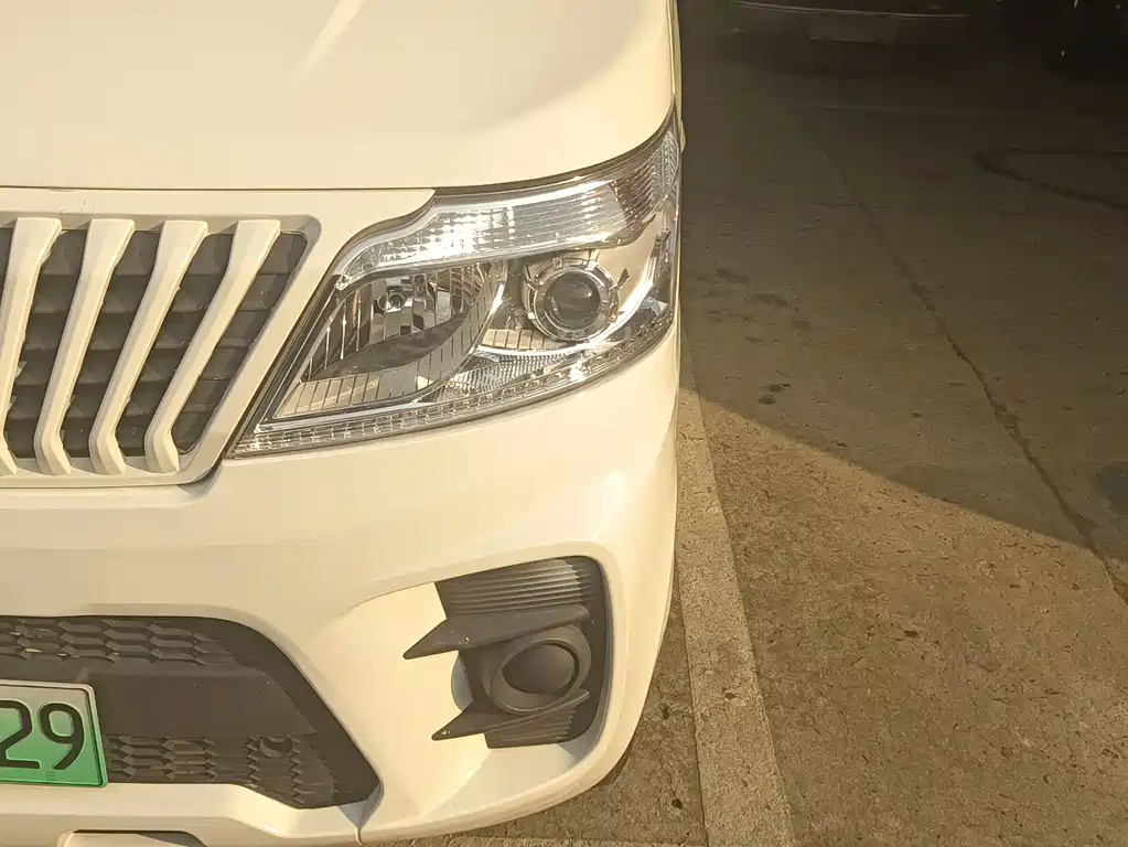 CHANGAN CHANGAN RUIXING EM60