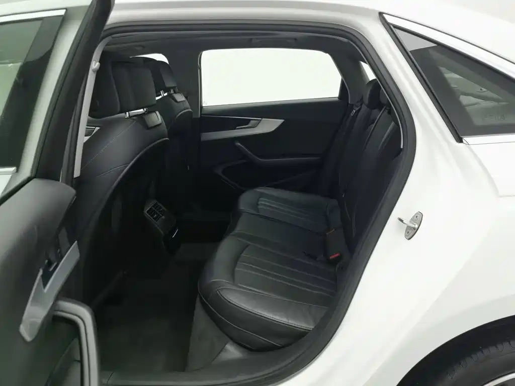Audi A4L — миниатюра 15