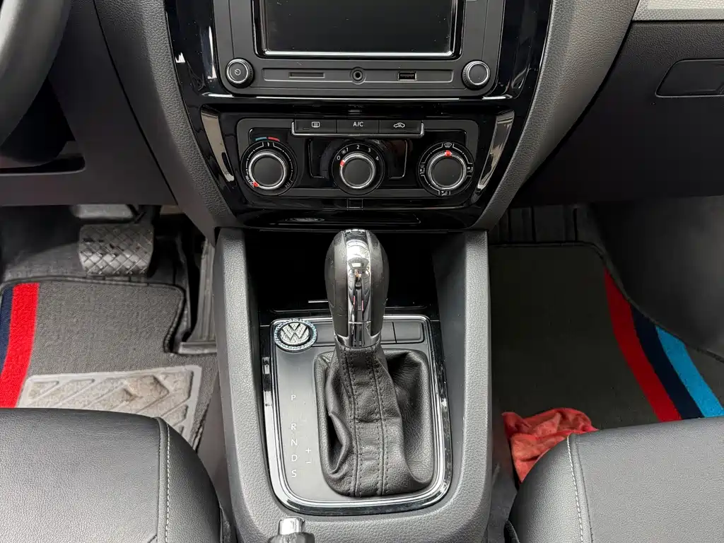 Volkswagen Sagitar — миниатюра 17