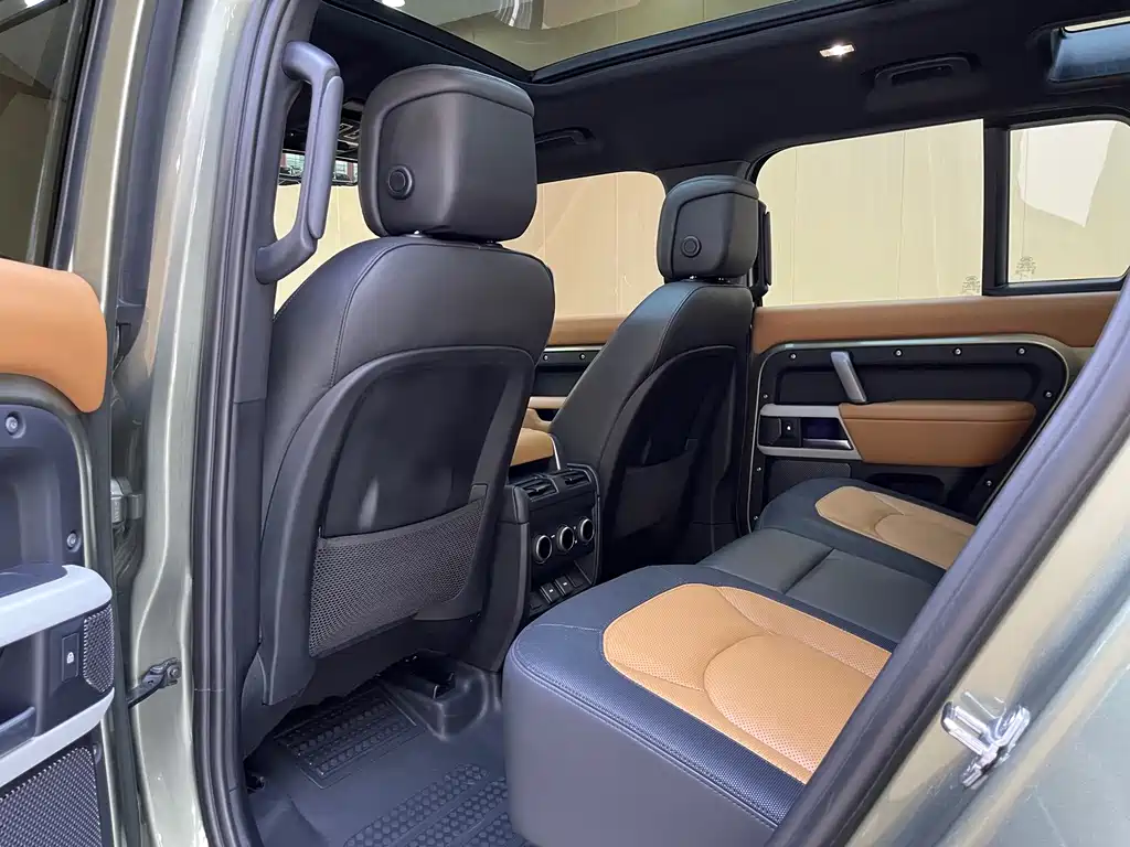 Land Rover Defender — миниатюра 13