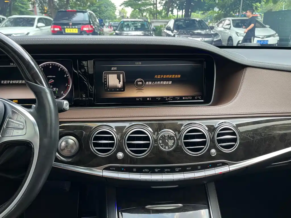 Mercedes-Benz S-Class — миниатюра 17