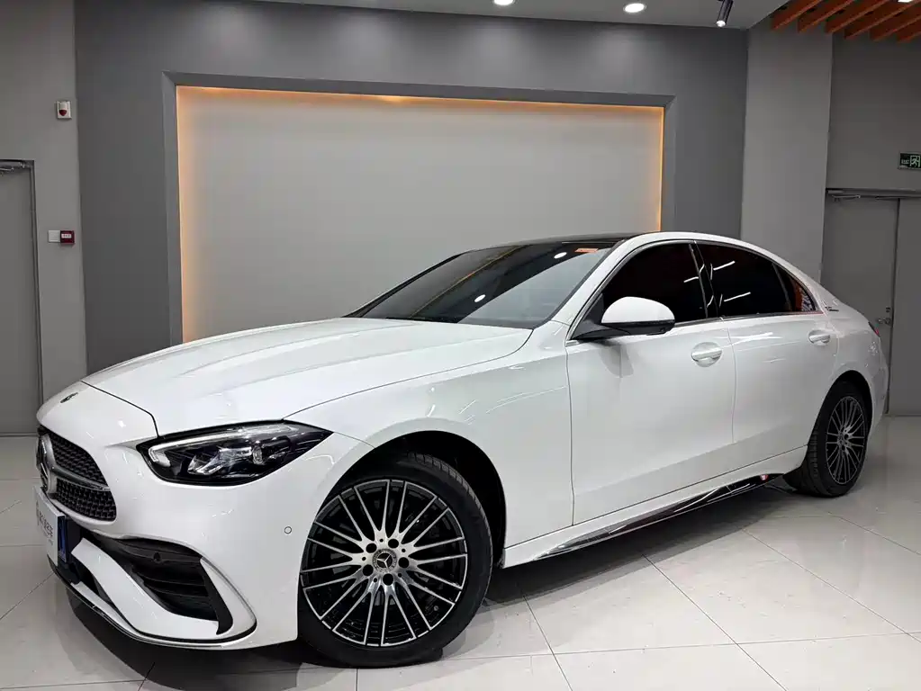 Mercedes-Benz C-Class 2024