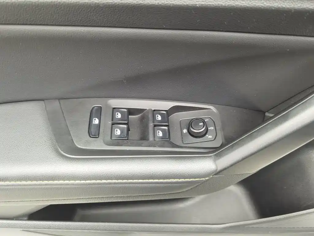 Volkswagen Lavida — миниатюра 9
