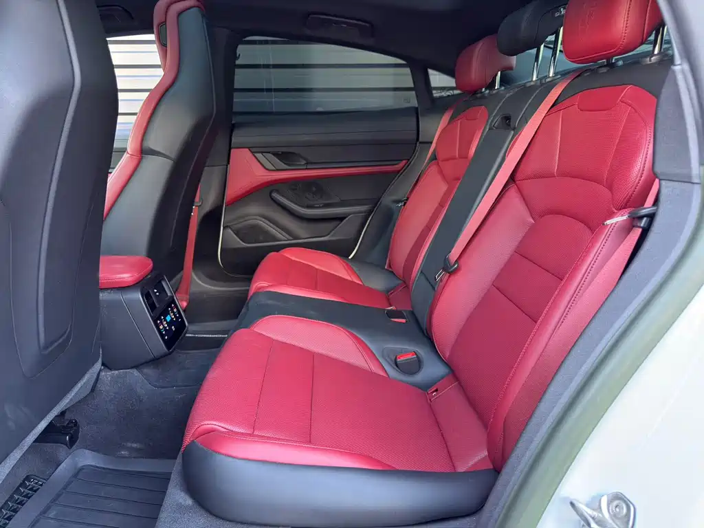 Porsche Taycan — миниатюра 9