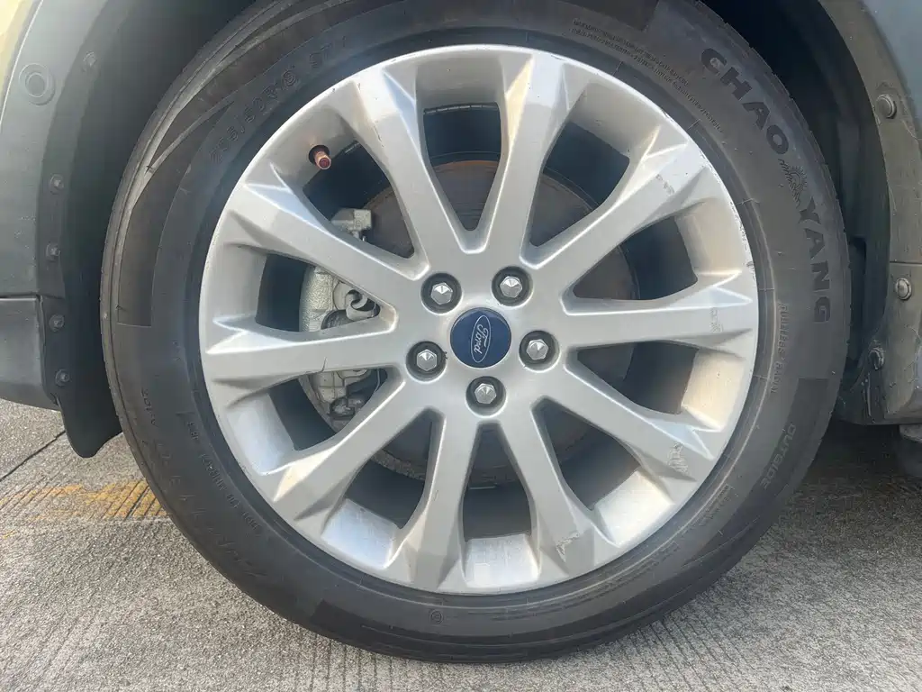 Ford Kuga — миниатюра 5
