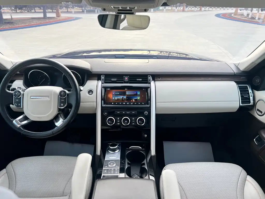 Land Rover Discovery 2017 3.0 SC V6 HSE LUXURY