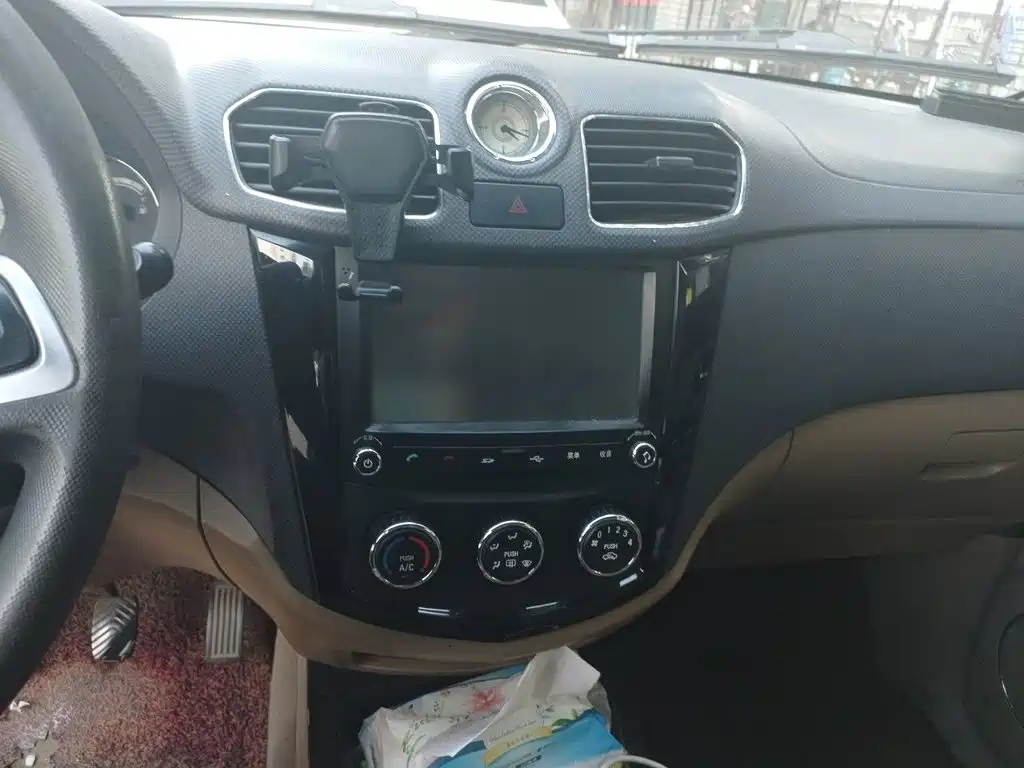 Wuling Hongguang — миниатюра 14