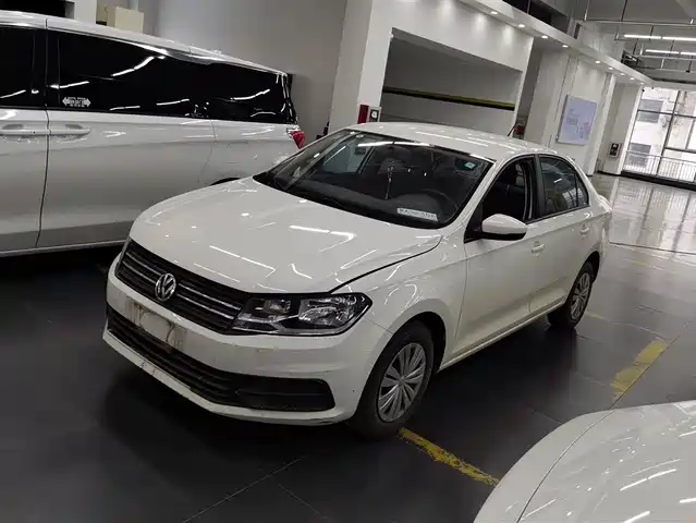 VOLKSWAGEN SANTANA