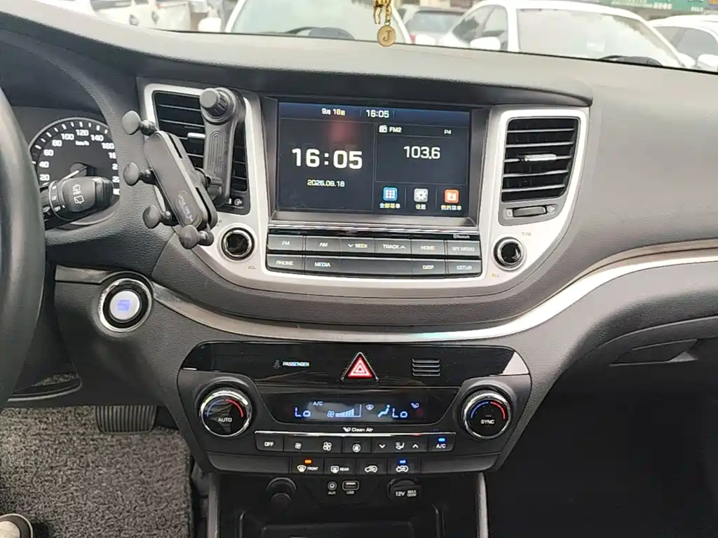 Hyundai Tucson — миниатюра 12