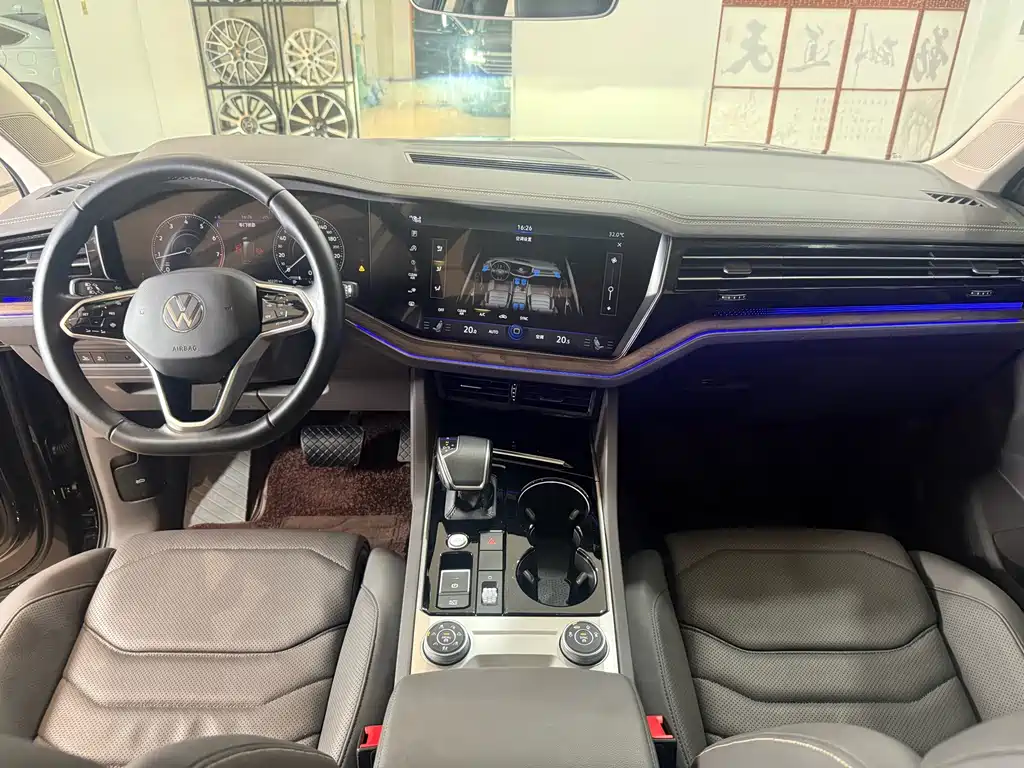 Volkswagen Touareg — миниатюра 14
