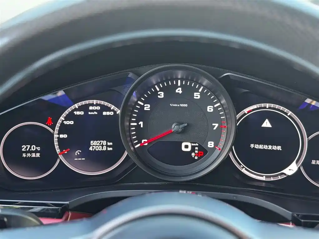 Porsche Cayenne — миниатюра 13