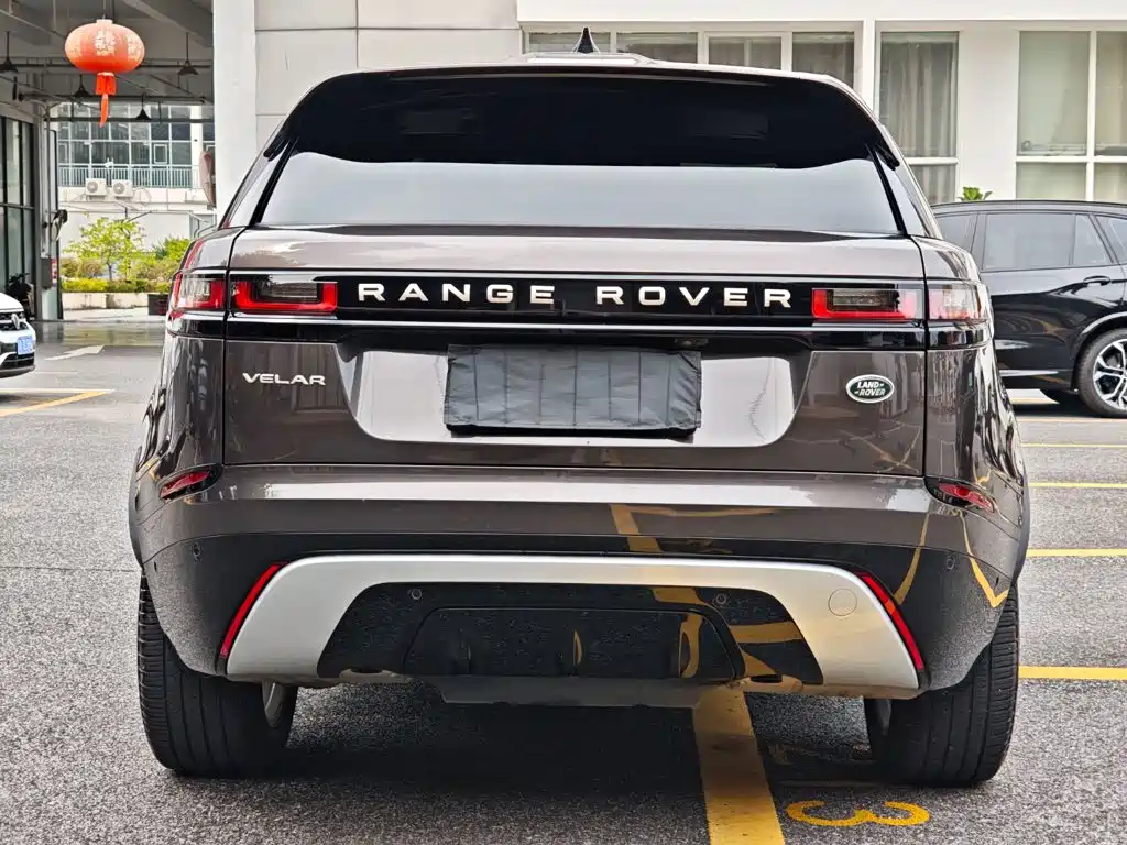 Land Rover Velar 250PS Shine Gold Collection Edition, фото 6