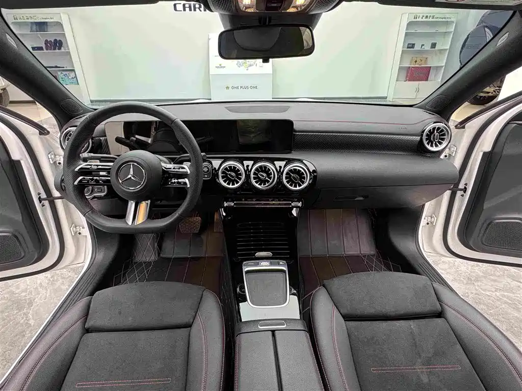 Mercedes-Benz A-Class — миниатюра 11