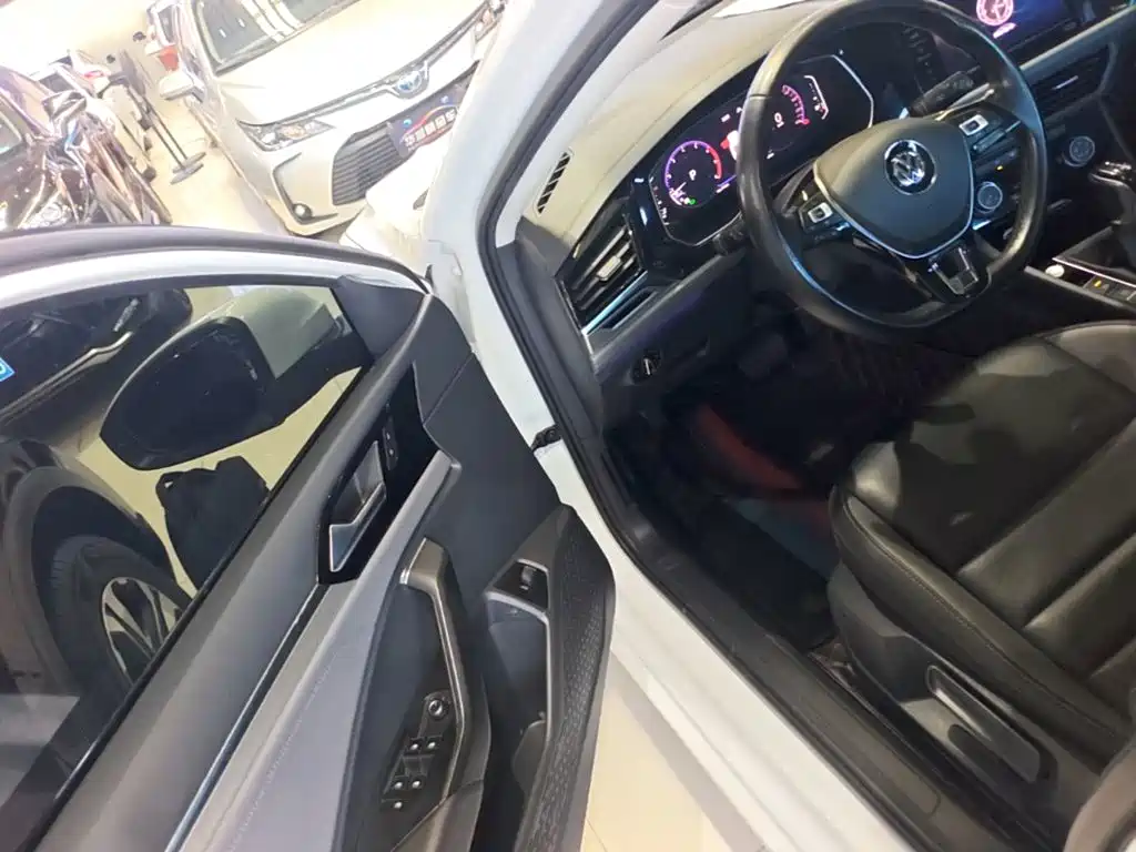 Volkswagen Sagitar — миниатюра 16