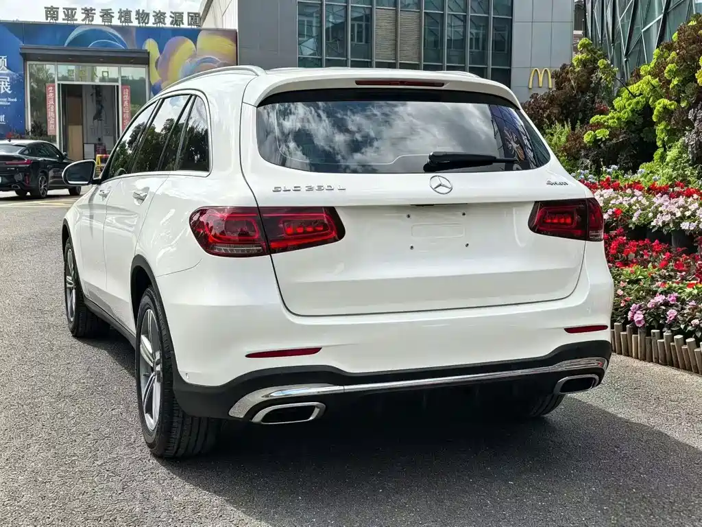 Mercedes-Benz GLC — миниатюра 9