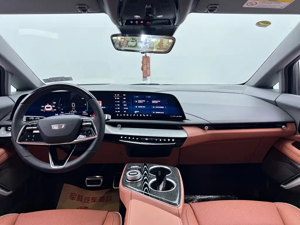 Cadillac IQ — миниатюра 7