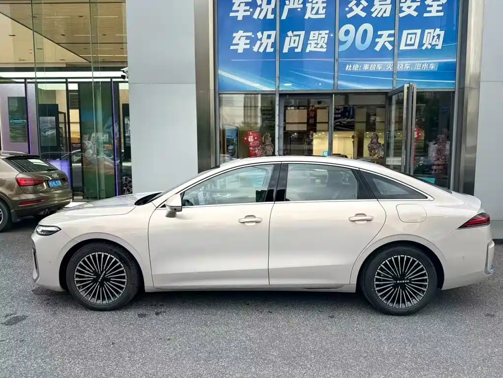 Roewe M7 DMH — миниатюра 7