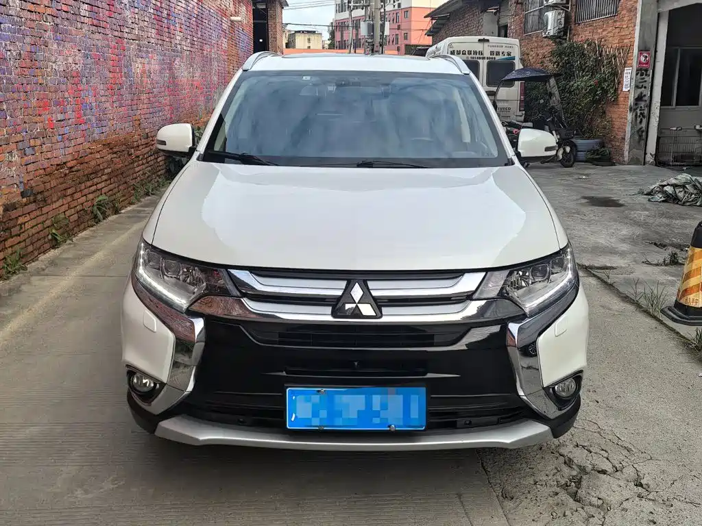 Mitsubishi Outlander — миниатюра 2