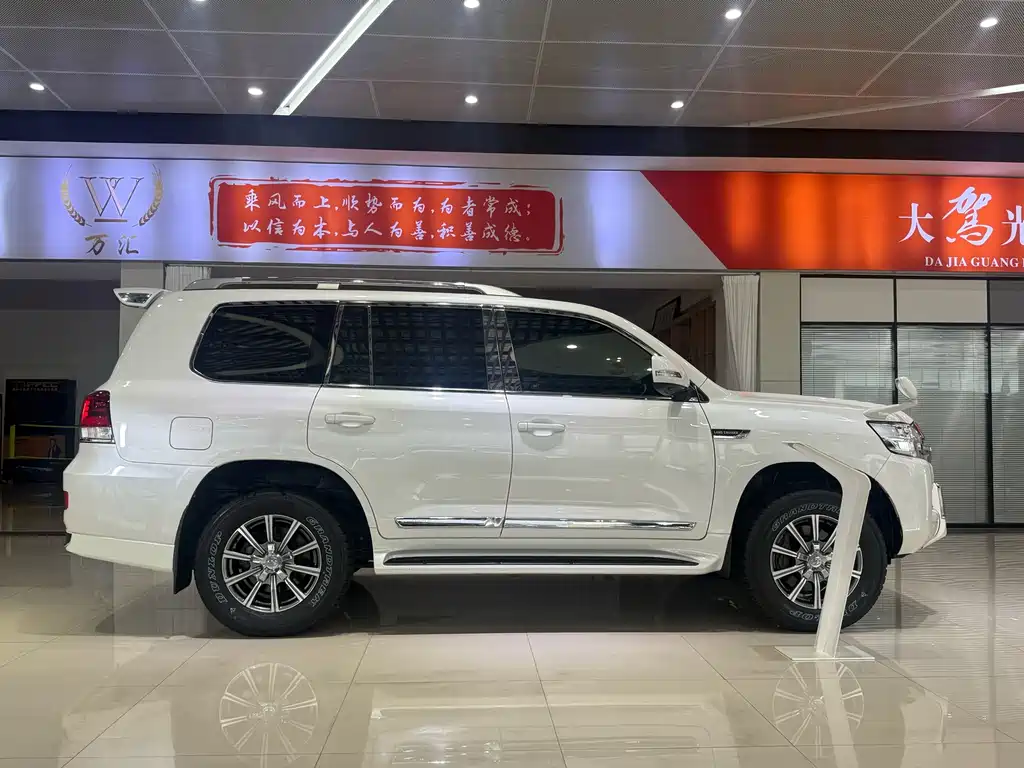 Toyota Land Cruiser — миниатюра 8