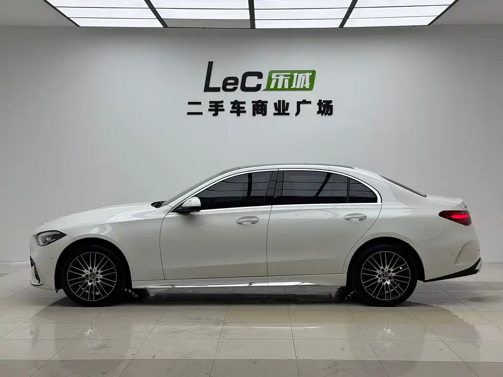 Mercedes-Benz C-Class — миниатюра 2