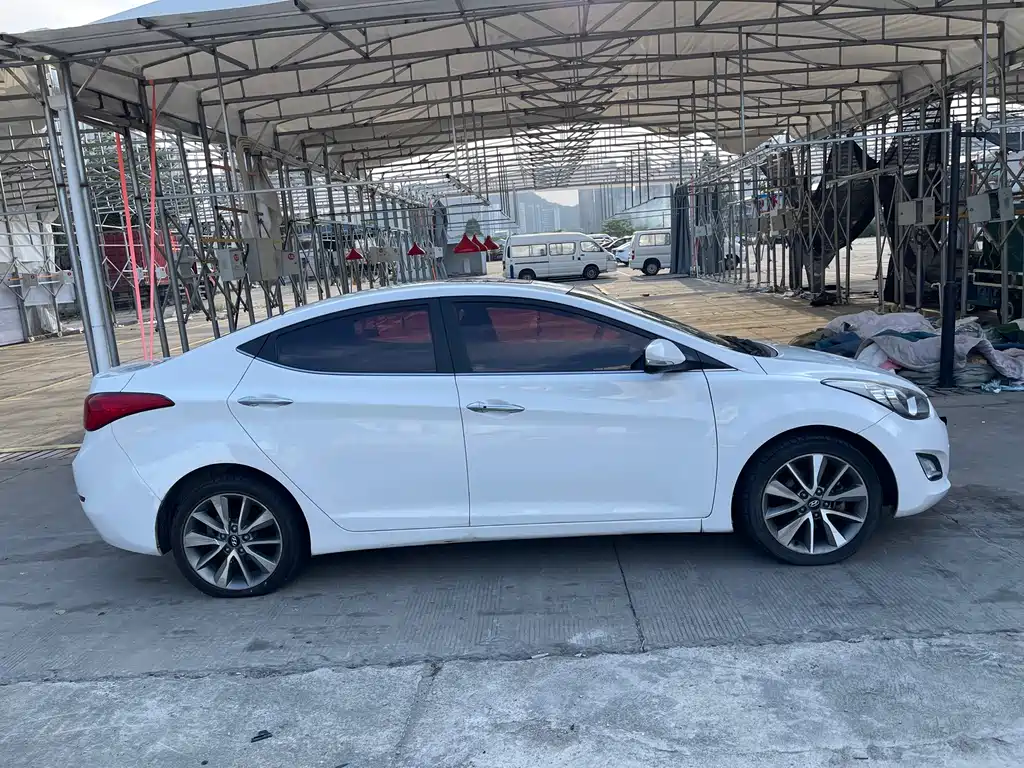 Hyundai Elantra Langdong — миниатюра 4