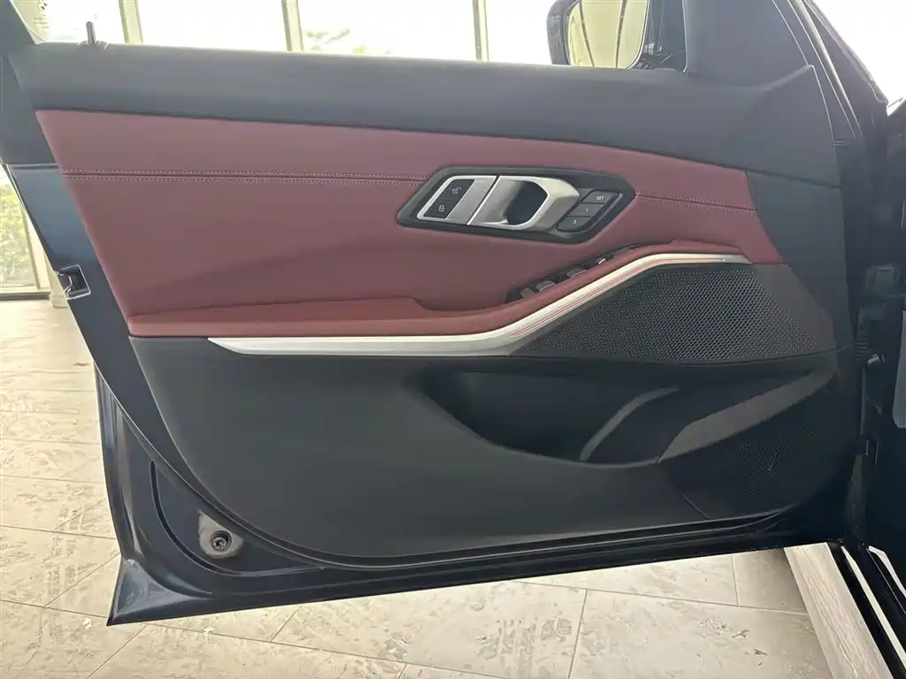 BMW i3 — миниатюра 11