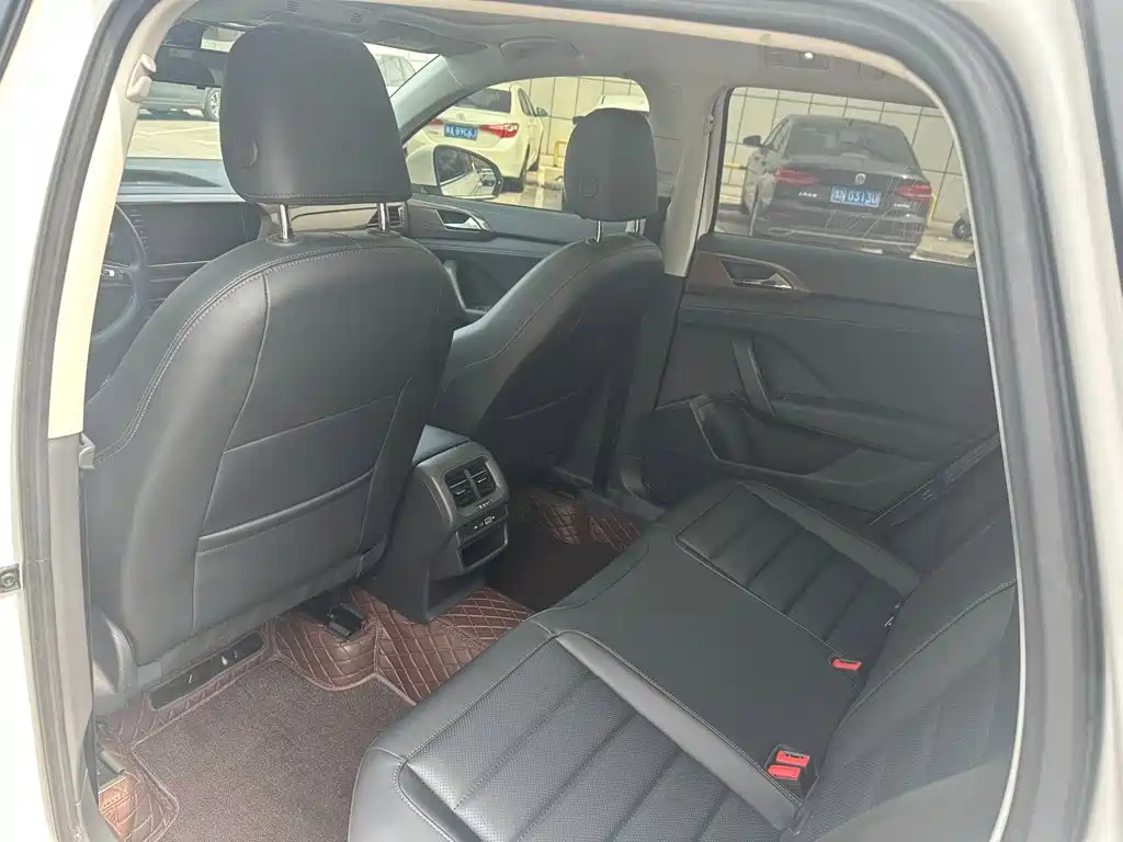 Volkswagen Tharu — миниатюра 5